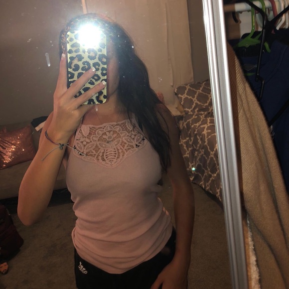 Pink lace detailed tank top - Picture 2 of 2